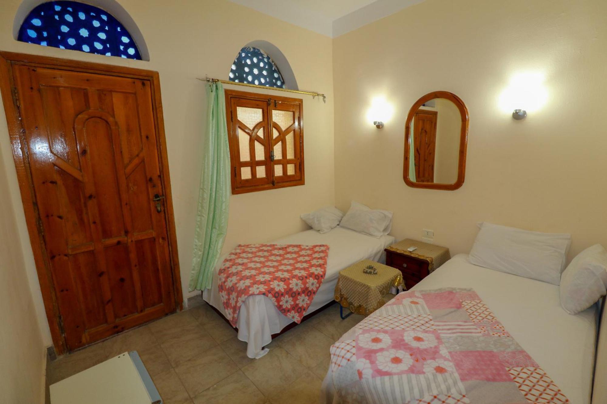 Gina Motel Dahab Rum bild